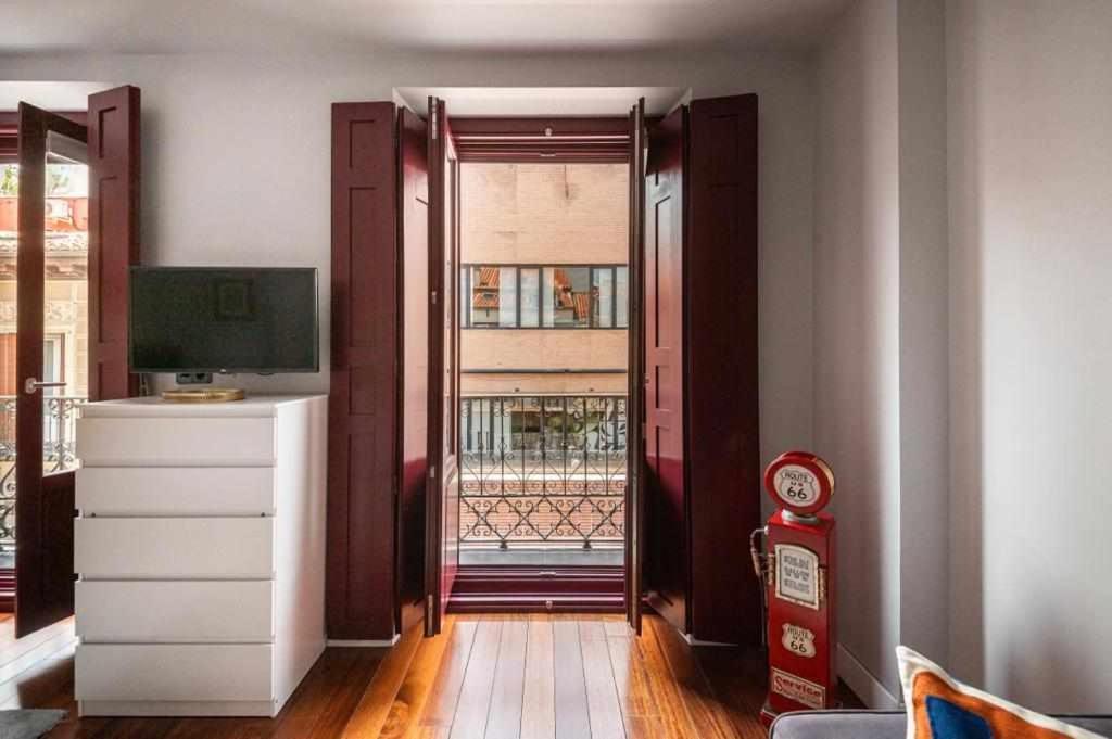 דירות מדריד Chueca Gran Via Recoletos Libertad 24 8 מראה חיצוני תמונה